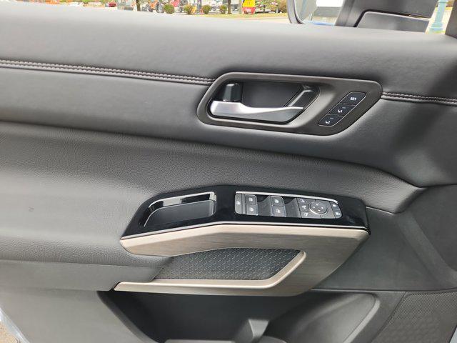 new 2025 Nissan Pathfinder car, priced at $47,467