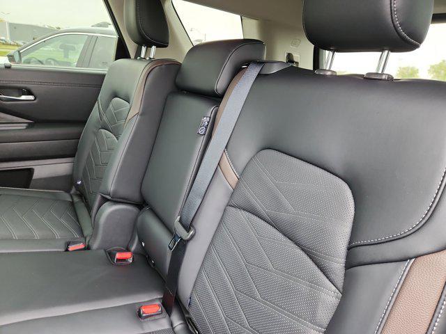 new 2025 Nissan Pathfinder car, priced at $47,467