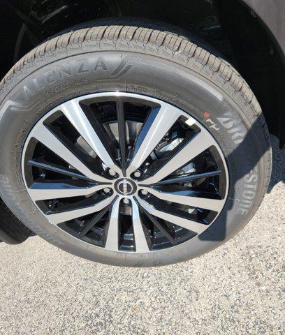 new 2025 Nissan Pathfinder car, priced at $45,160