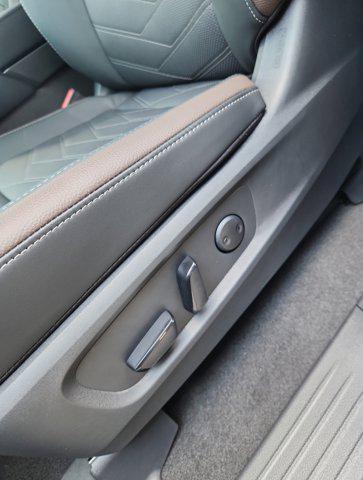 new 2025 Nissan Pathfinder car, priced at $45,160