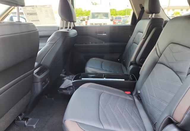 new 2025 Nissan Pathfinder car, priced at $45,160