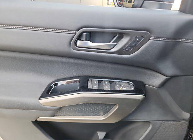 new 2025 Nissan Pathfinder car, priced at $45,160