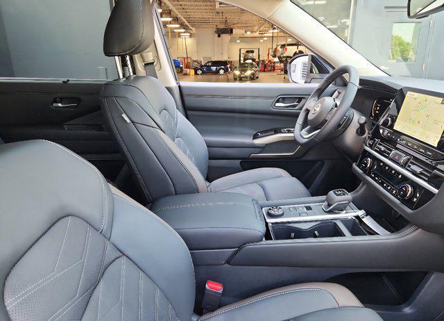 new 2025 Nissan Pathfinder car, priced at $45,160