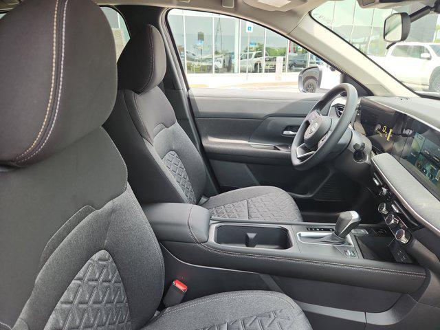 new 2025 Nissan Kicks car, priced at $24,884