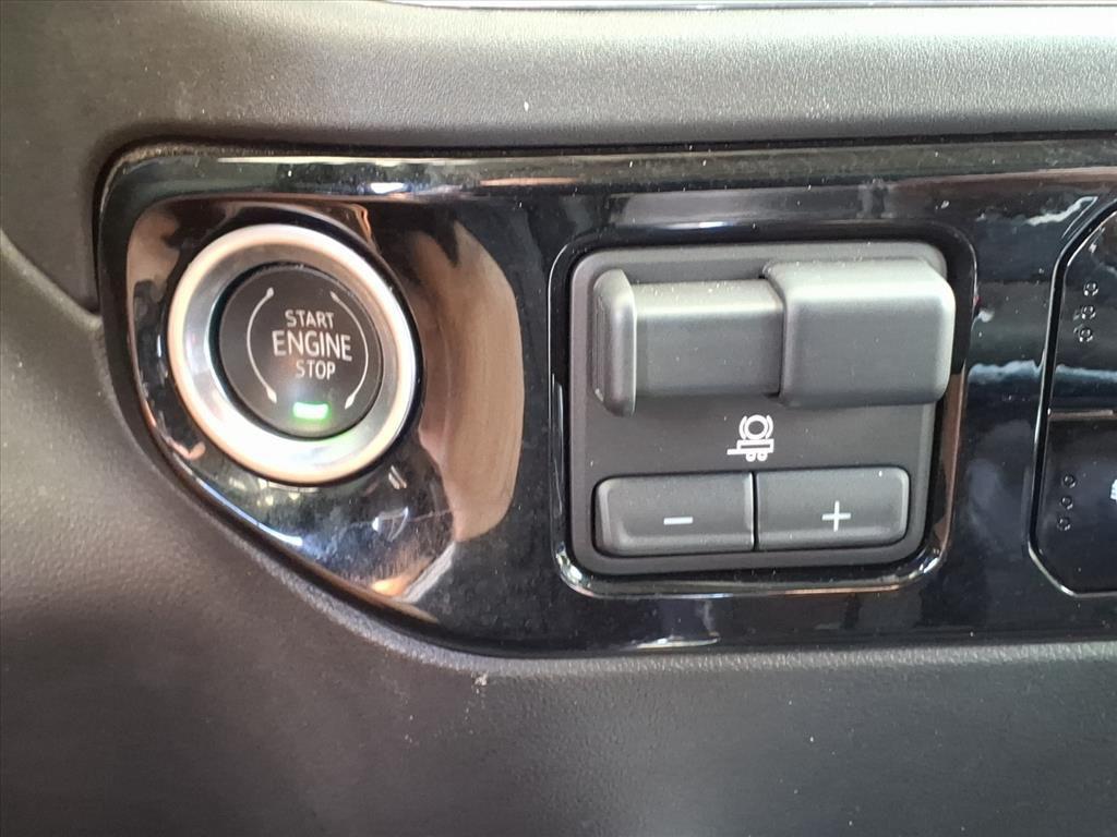 used 2023 GMC Sierra 1500 car, priced at $48,886