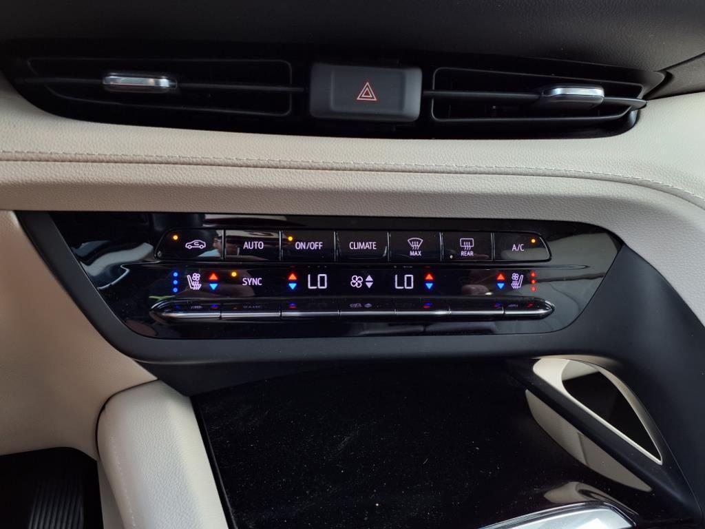 used 2023 Buick Envision car, priced at $29,294