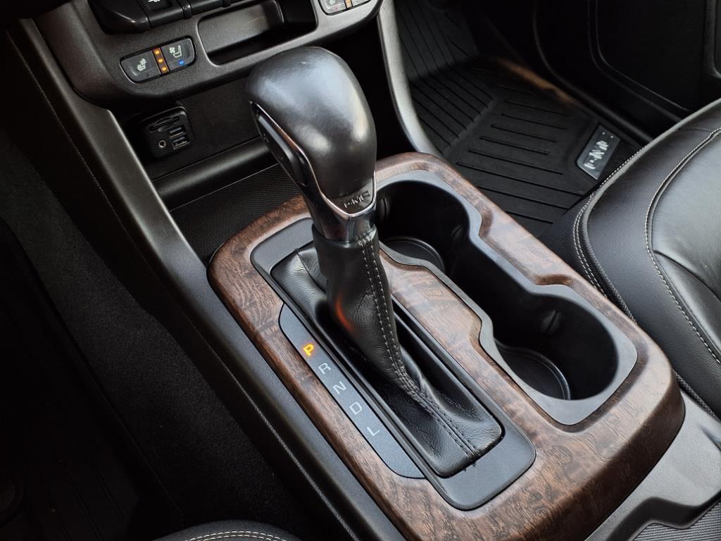 used 2022 GMC Canyon car, priced at $35,283