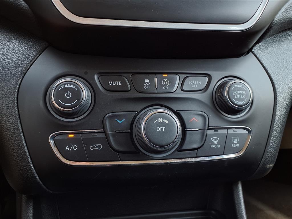 used 2020 Jeep Cherokee car, priced at $21,593