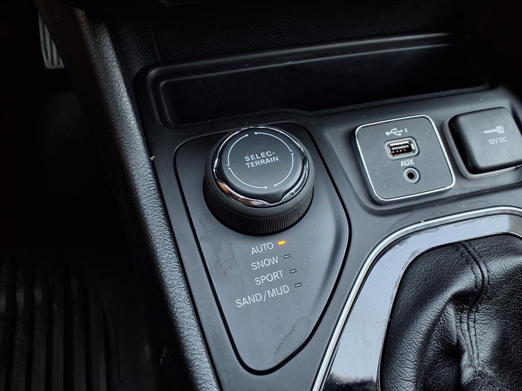 used 2020 Jeep Cherokee car, priced at $21,593