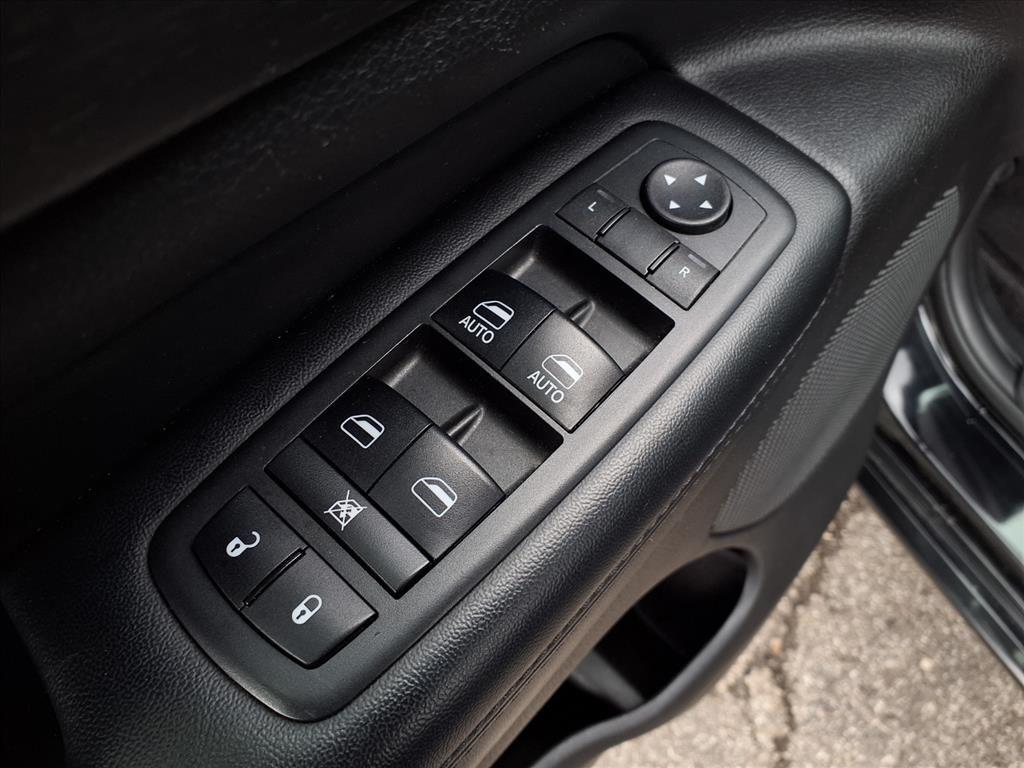 used 2017 Jeep Grand Cherokee car, priced at $12,454