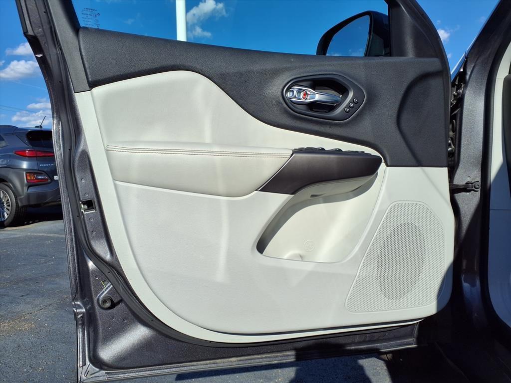 used 2019 Jeep Cherokee car, priced at $17,590