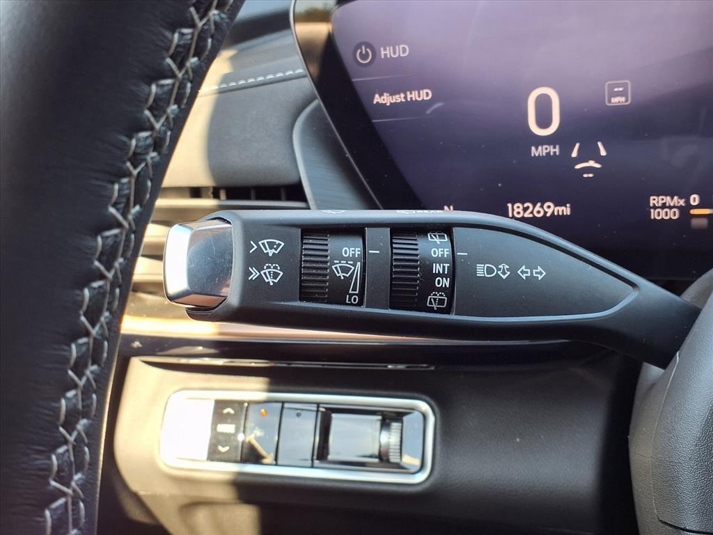 used 2025 Buick Envision car, priced at $32,622