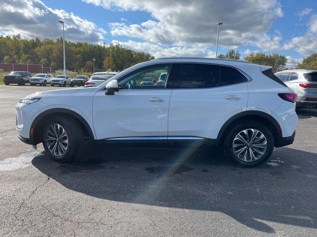 used 2025 Buick Envision car, priced at $33,452