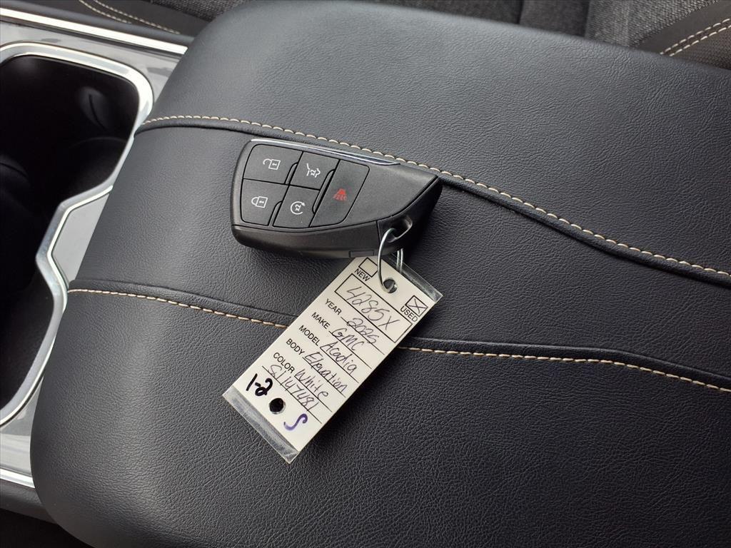 used 2025 GMC Acadia car, priced at $34,986