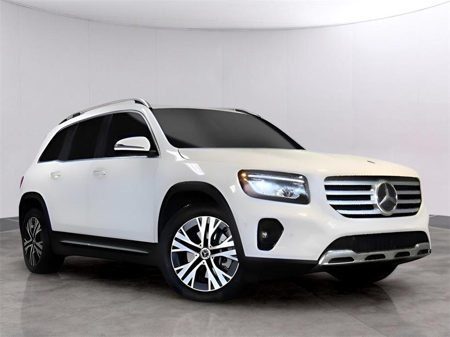 new 2024 Mercedes-Benz GLB 250 car, priced at $47,800