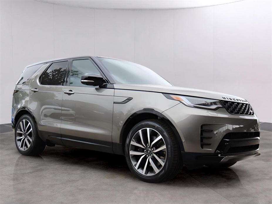 new 2024 Land Rover Discovery car, priced at $81,745