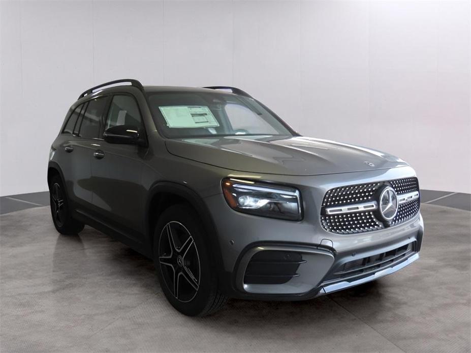 new 2024 Mercedes-Benz GLB 250 car, priced at $60,710