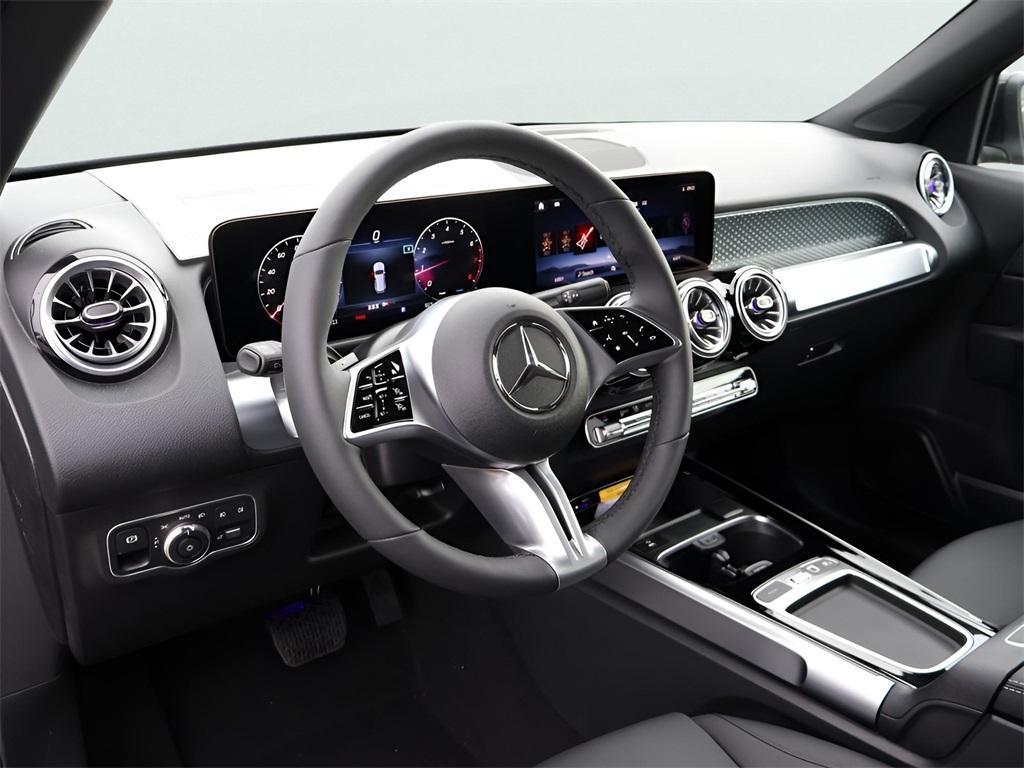 new 2025 Mercedes-Benz GLB 250 car, priced at $49,595