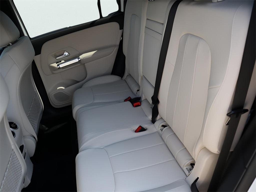 new 2025 Mercedes-Benz GLB 250 car, priced at $49,595