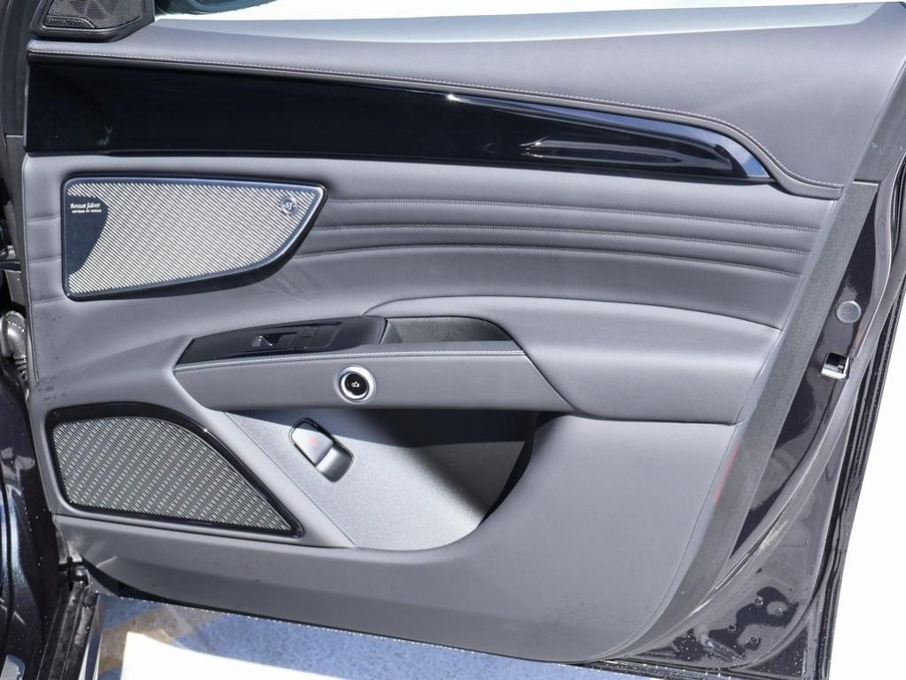 new 2025 Maserati Grecale car, priced at $93,365