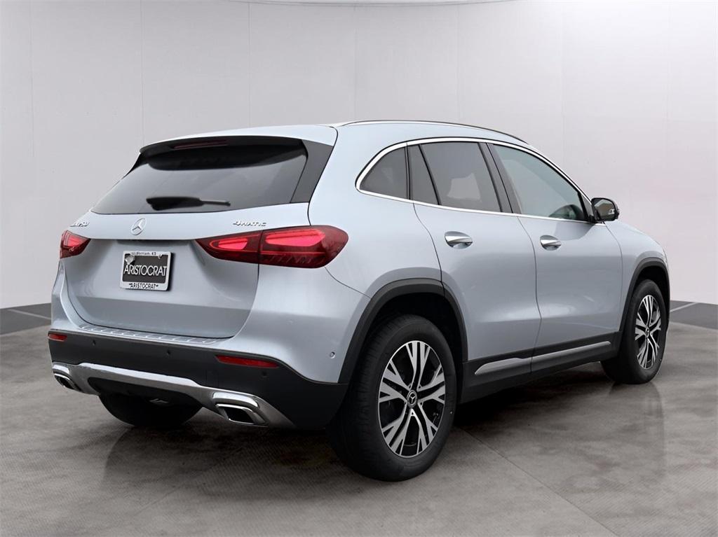 new 2025 Mercedes-Benz GLA 250 car, priced at $53,870