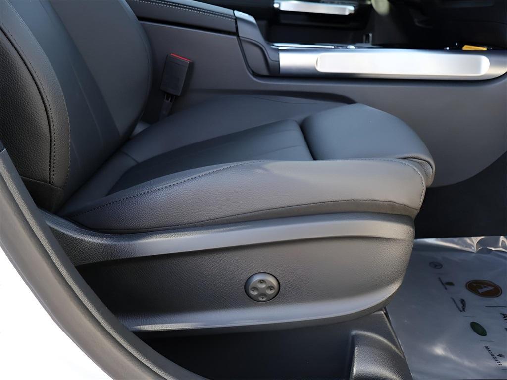 new 2025 Mercedes-Benz GLB 250 car, priced at $55,310
