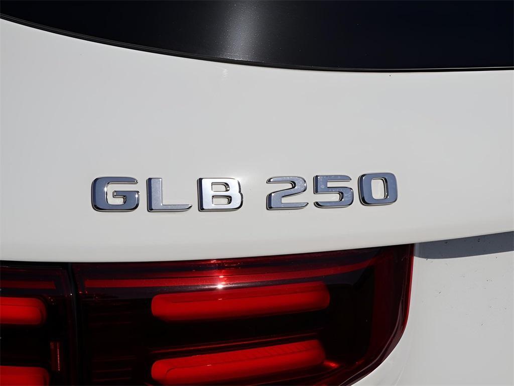 new 2025 Mercedes-Benz GLB 250 car, priced at $55,310