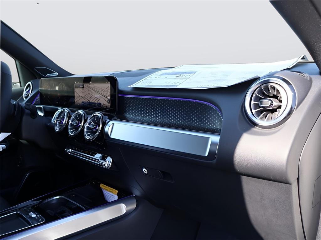 new 2025 Mercedes-Benz GLB 250 car, priced at $55,310