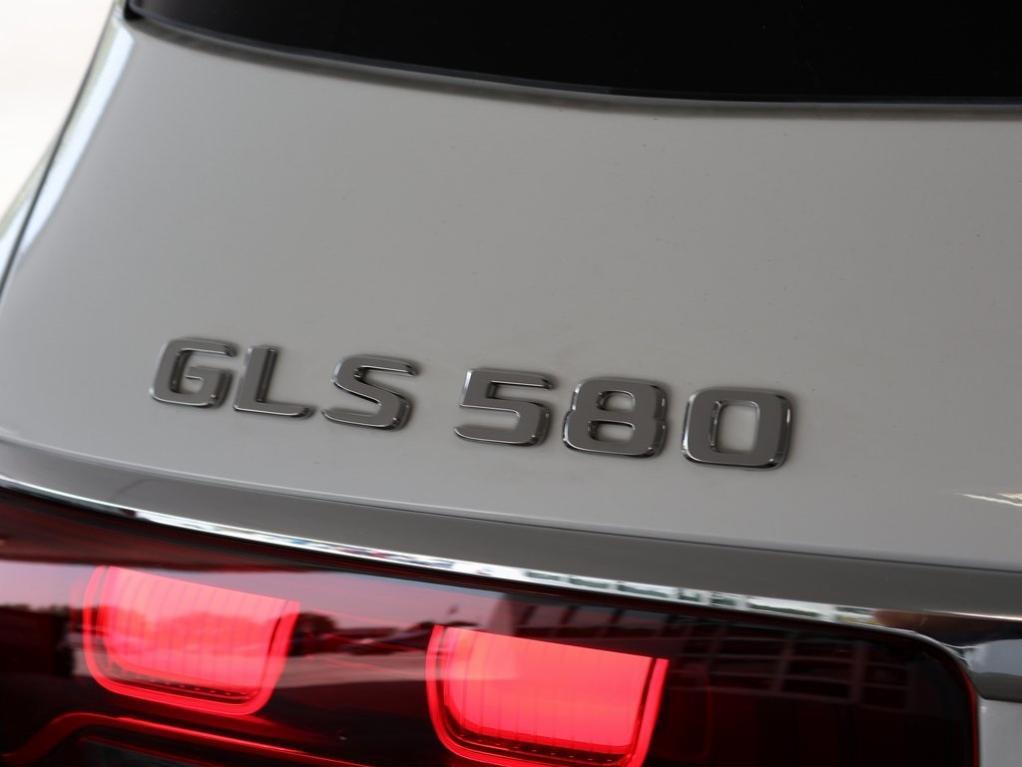 new 2025 Mercedes-Benz GLS 580 car, priced at $125,615