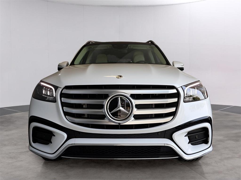 new 2025 Mercedes-Benz GLS 580 car, priced at $125,615