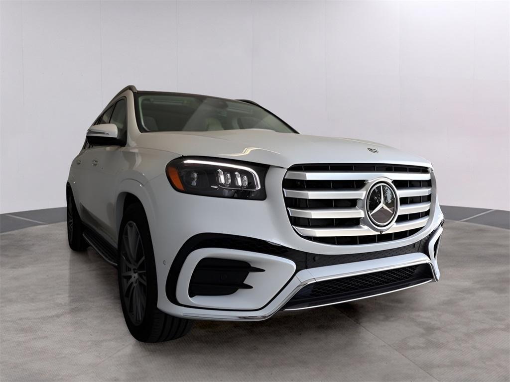 new 2025 Mercedes-Benz GLS 580 car, priced at $125,615