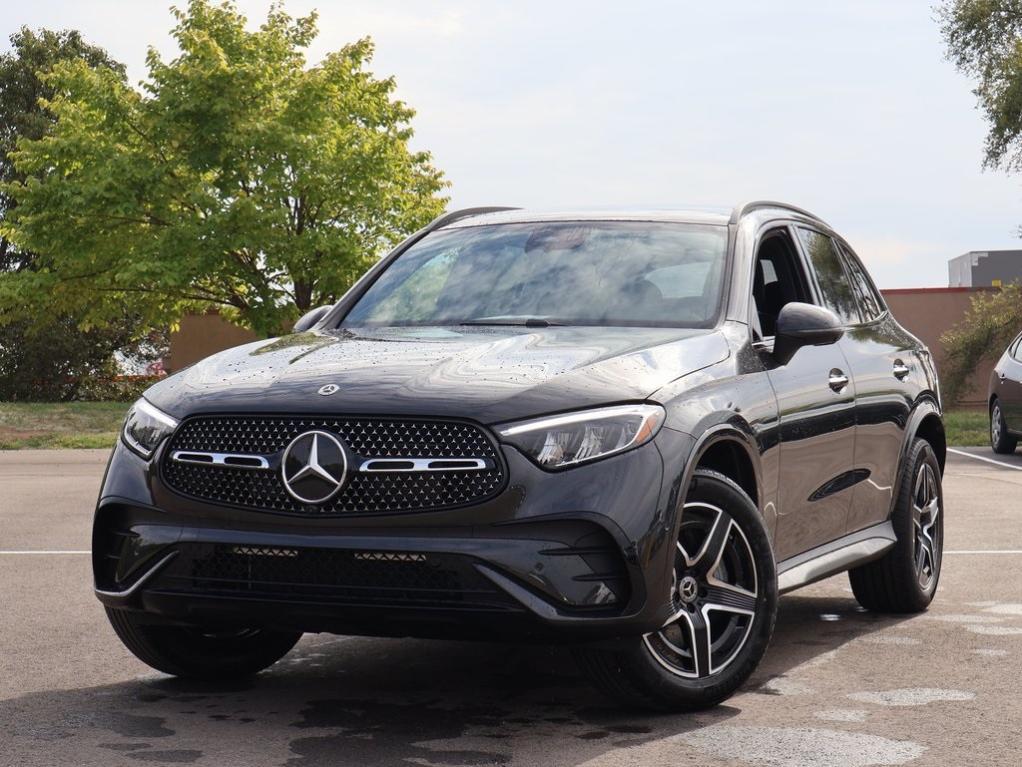 new 2026 Mercedes-Benz GLC 300 car, priced at $61,905