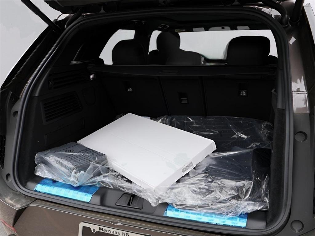 new 2025 Land Rover Range Rover Sport car, priced at $115,620