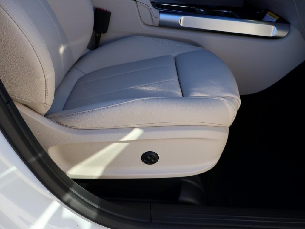 new 2026 Mercedes-Benz GLB 250 car, priced at $52,660