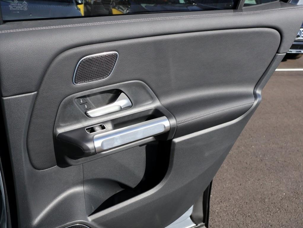 new 2025 Mercedes-Benz GLB 250 car, priced at $54,425