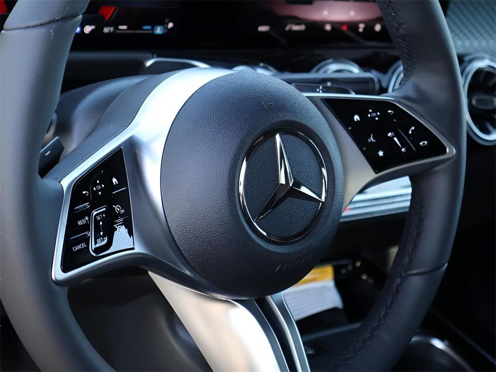 new 2025 Mercedes-Benz GLB 250 car, priced at $54,425