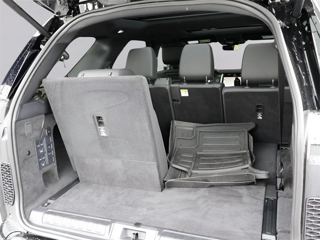 used 2024 Land Rover Discovery car, priced at $60,577