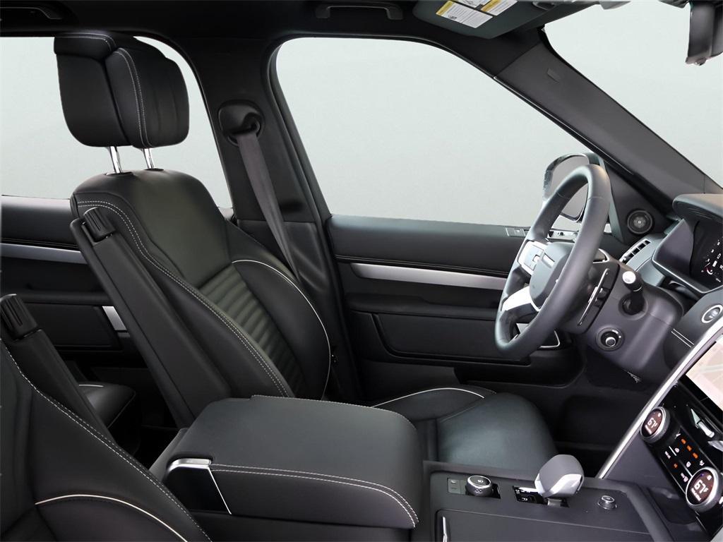used 2024 Land Rover Discovery car, priced at $58,577