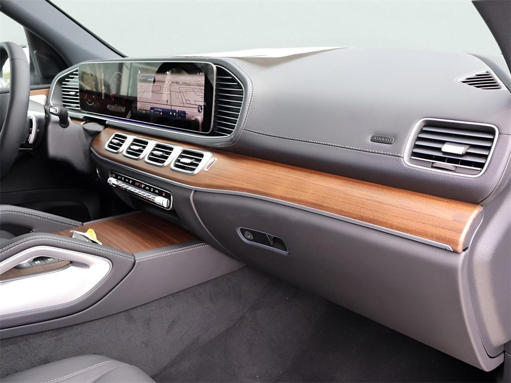 new 2025 Mercedes-Benz GLS 450 car, priced at $96,495