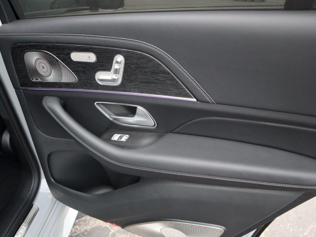 new 2026 Mercedes-Benz GLS 450 car, priced at $111,165