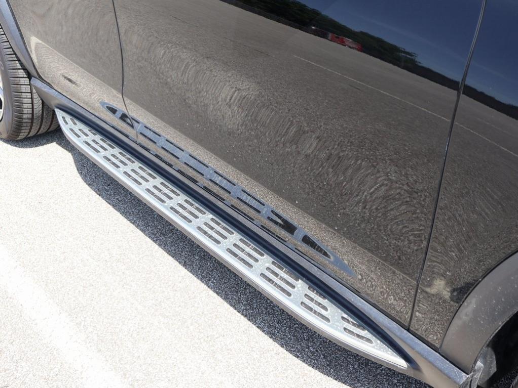 used 2022 Mercedes-Benz GLE 450 car, priced at $52,990