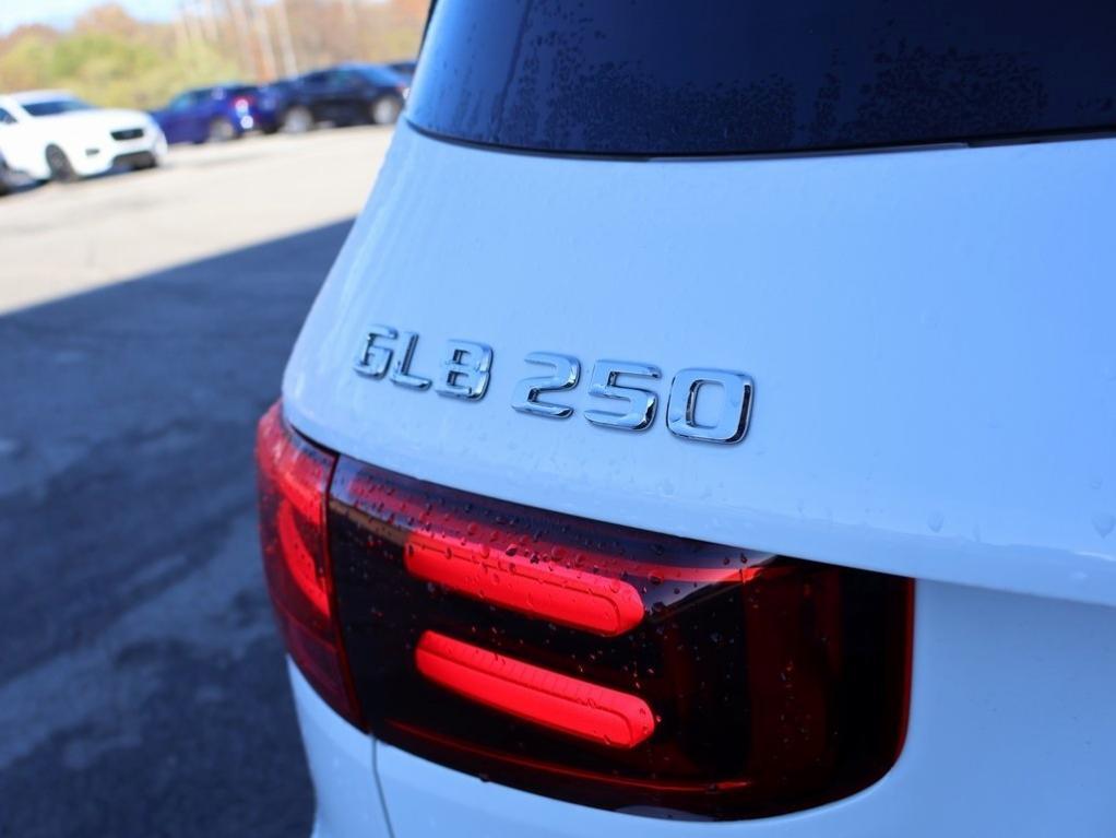 new 2024 Mercedes-Benz GLB 250 car, priced at $56,410