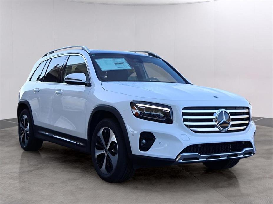 new 2024 Mercedes-Benz GLB 250 car, priced at $56,410