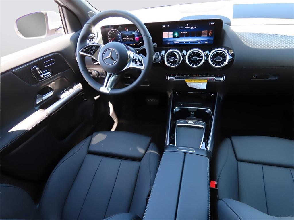 new 2025 Mercedes-Benz GLA 250 car, priced at $53,250