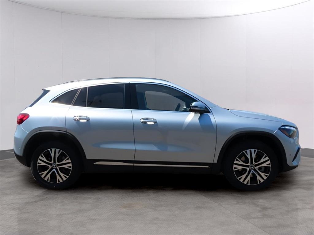 new 2025 Mercedes-Benz GLA 250 car, priced at $53,250