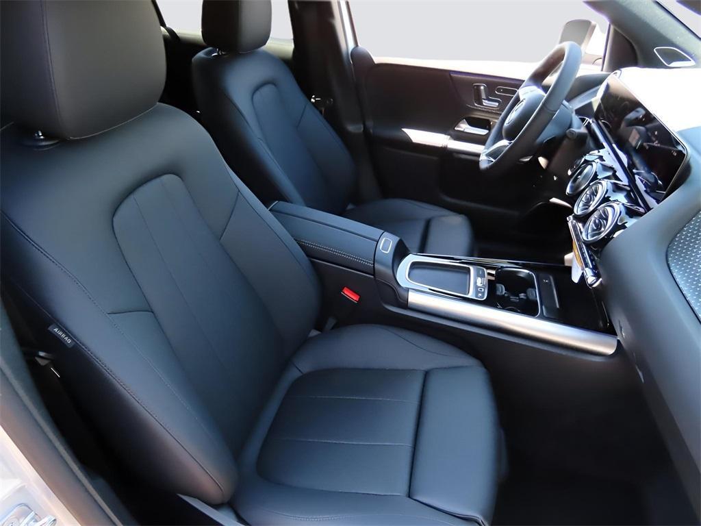 new 2025 Mercedes-Benz GLA 250 car, priced at $53,250