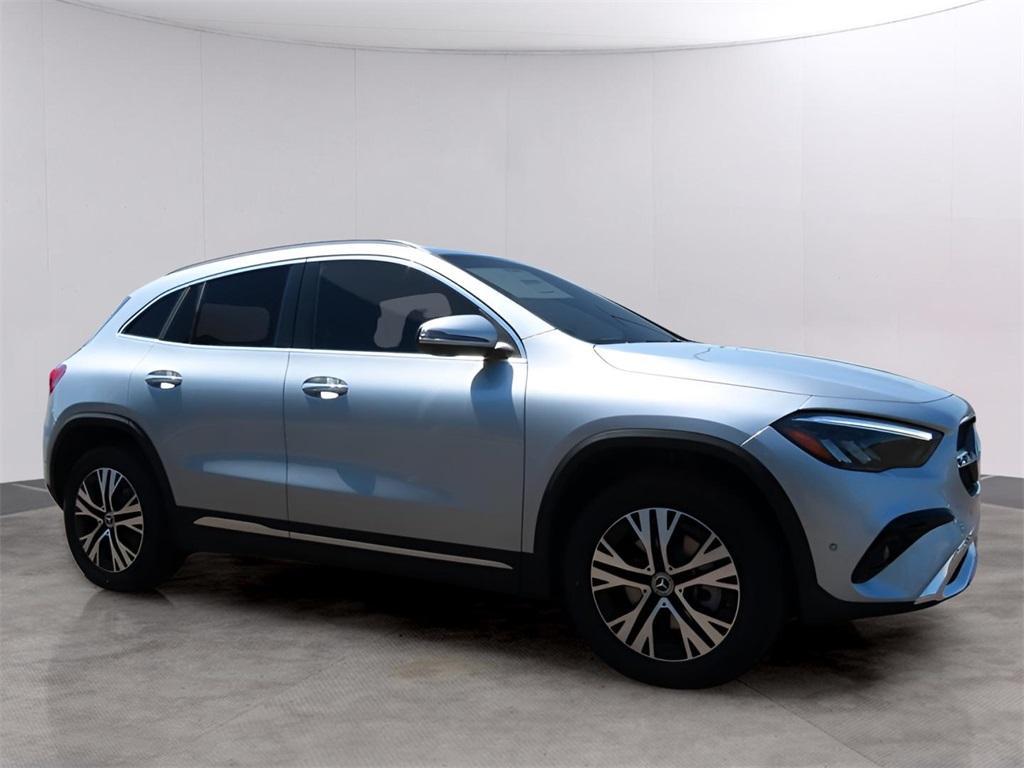 new 2025 Mercedes-Benz GLA 250 car, priced at $53,250