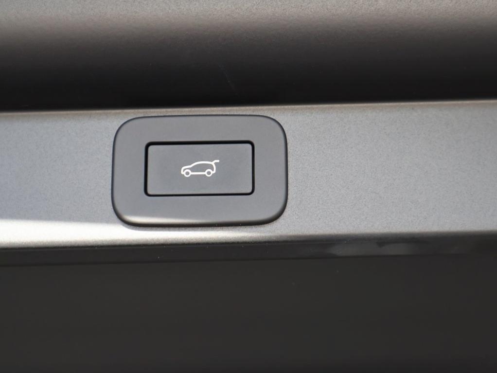 new 2025 Land Rover Range Rover car, priced at $160,560