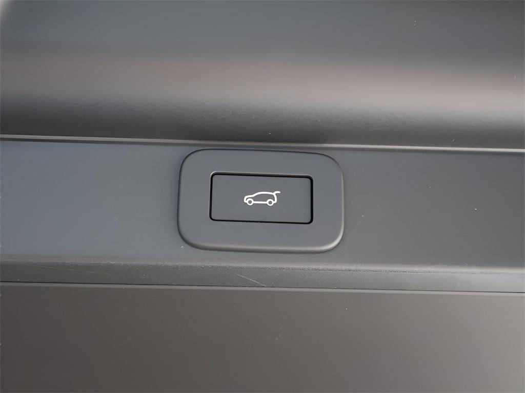 new 2025 Land Rover Range Rover car, priced at $135,140