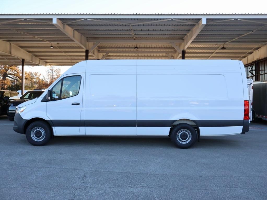 new 2025 Mercedes-Benz Sprinter 2500 car, priced at $69,124